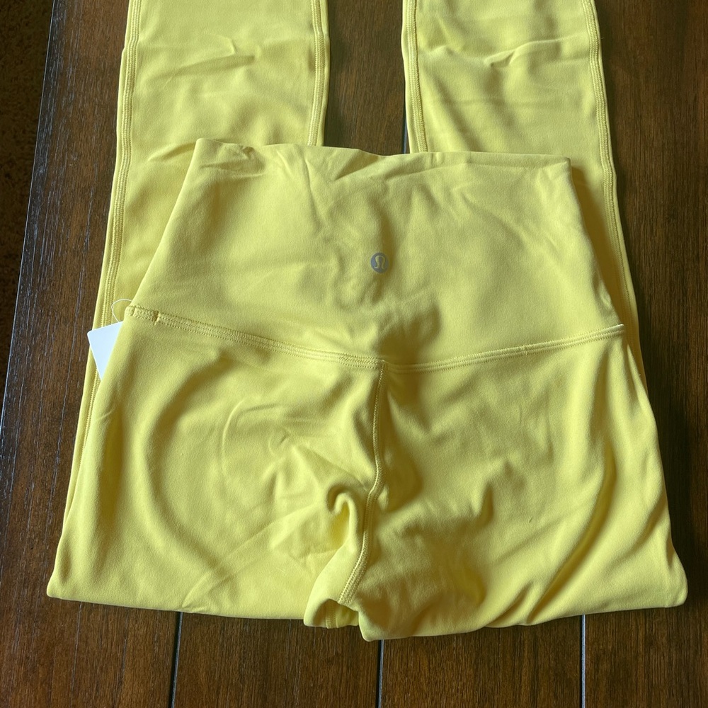 NWT 25inch Align Leggings. Never worn! Color is Soleil Yellow.